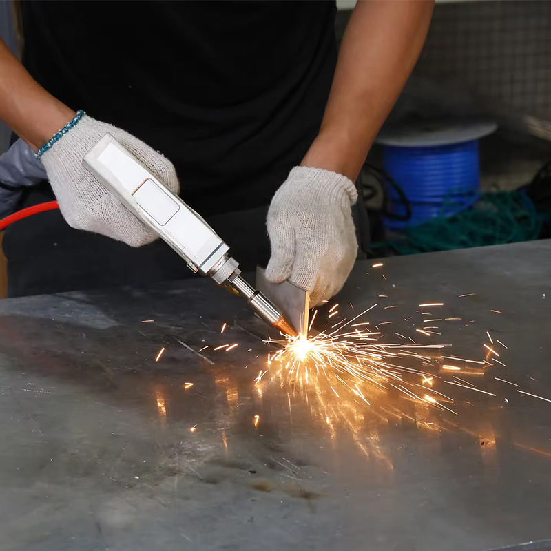 เครื่องเชื่อมเลเซอร์แบบมือถืออ - Industrial Laser Welding บทวิจารณ์และราคา