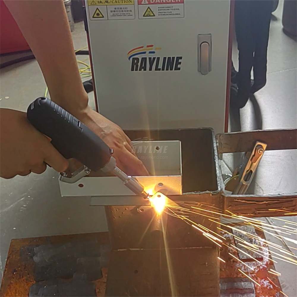เครื่องเชื่อมเลเซอร์แบบพกพาขนา - Industrial Laser Welding บทวิจารณ์และราคา